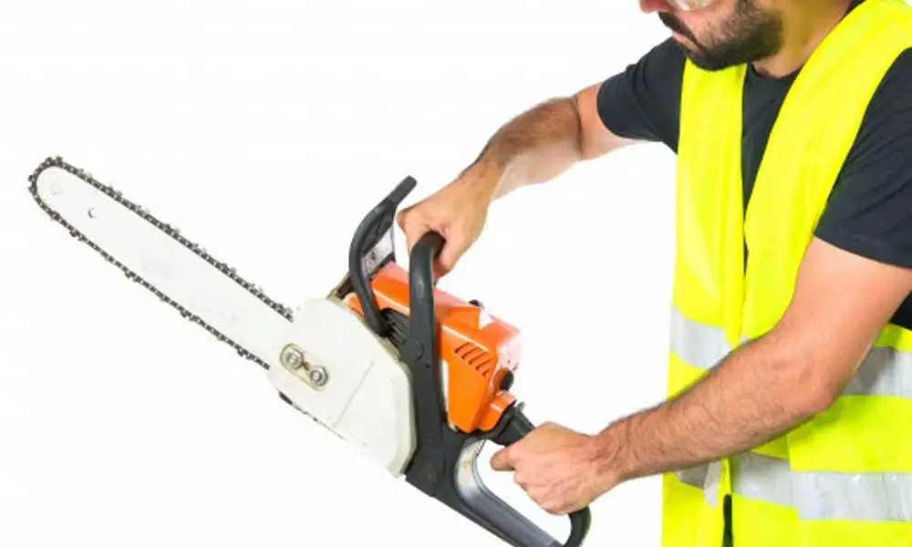 How to Get the Best Online Chainsaw Safety Course for Business?