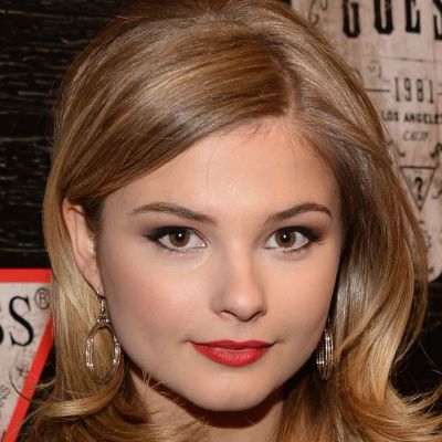 Stefanie Scott