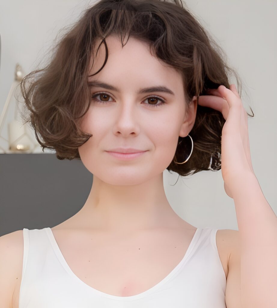 Darcy Dark (Actress) Height, Weight, Wiki, Biography, Boyfriend, Age, Videos, Photos and More