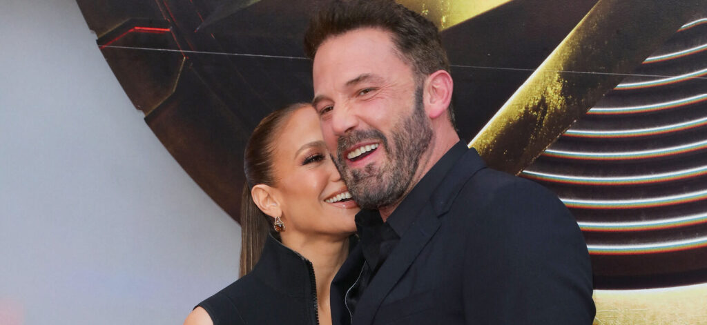 Jennifer Lopez Continues To Love Ben Affleck With Poem After Shower & Bikini Snaps