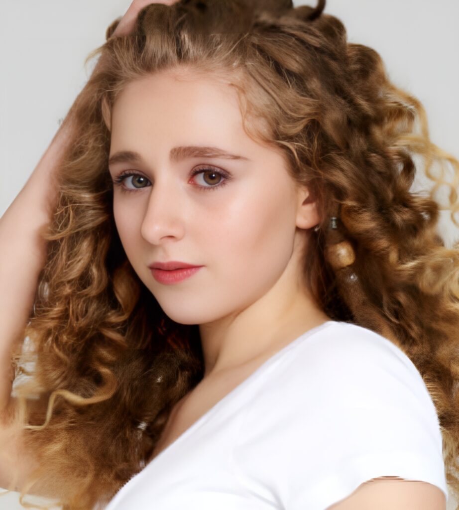 Maryjane Auryn (Actress) Height, Weight, Wiki, Biography, Boyfriend, Age, Videos, Photos and More