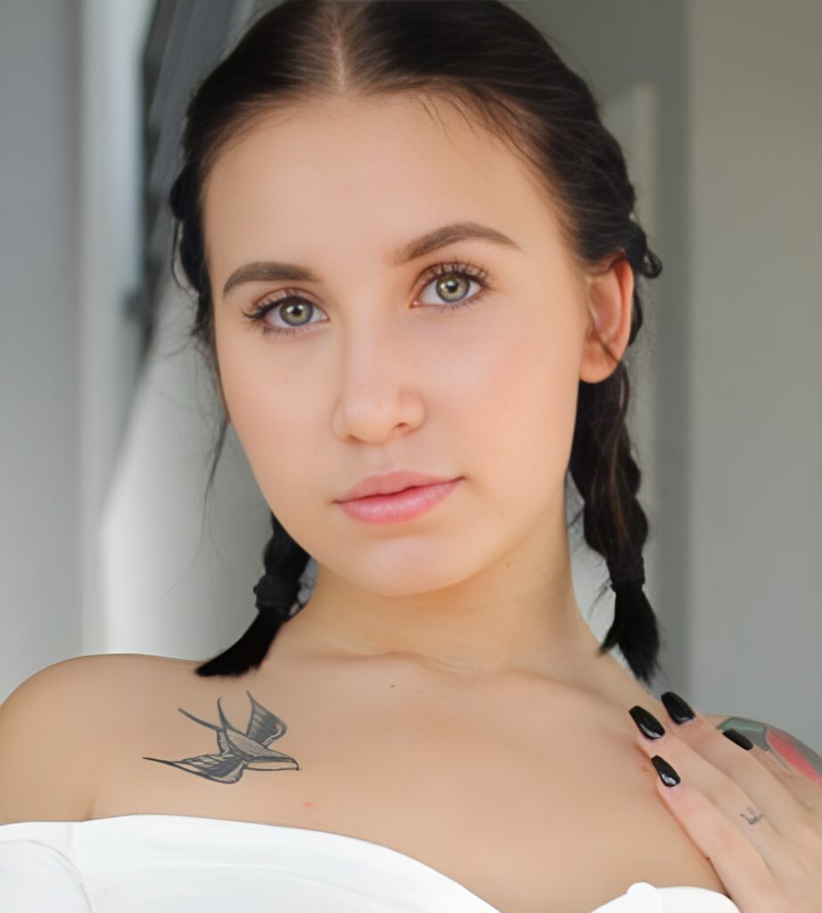 Stella Raee (Actress) Height, Weight, Videos, Photos, Biography, Boyfriend, Wiki, Age and More