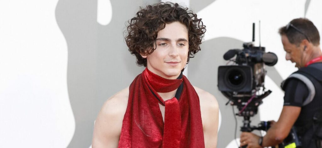 Timothée Chalamet Posts Rare Thirst Trap With Shirtless Swimming Snaps Amid Kylie Jenner Romance Rumors