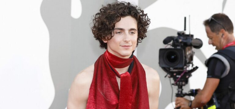 Timothée Chalamet Posts Rare Thirst Trap With Shirtless Swimming Snaps 