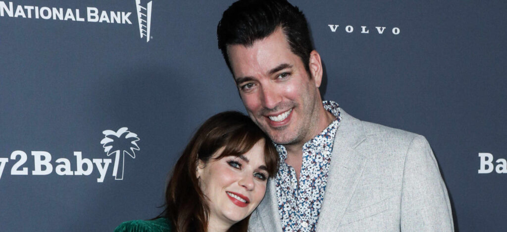 Zooey Deschanel & Fiancé Jonathan Scott Enjoy Paris After Lowkey Engagement