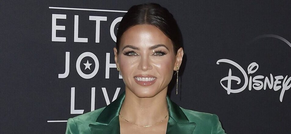 Jenna Dewan In A Green Bikini Is The Ultimate ‘Beach Babe’