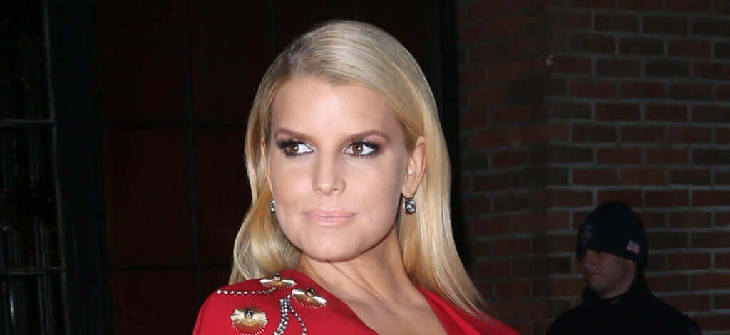 Jessica Simpson Goes Makeup Free To Walgreens, Flaunts Natural Beauty Next To Poster