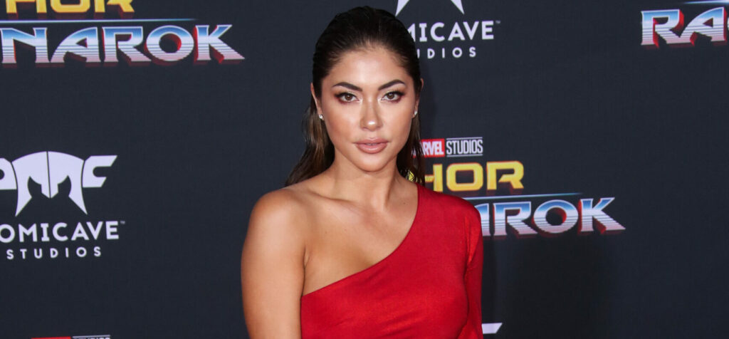 UFC Girl Arianny Celeste Shows Off Assets Posing In Bra