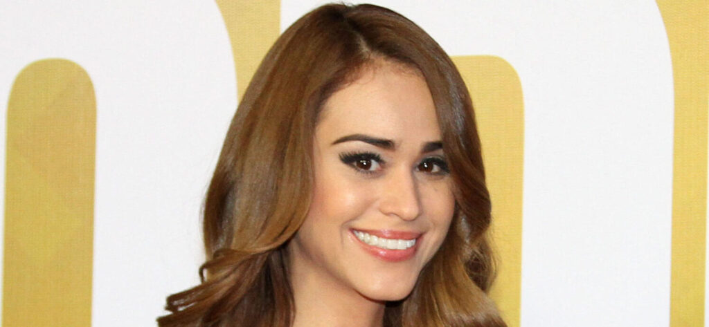 ‘Mexican Weather Girl’ Yanet Garcia Enjoys Hot Tub In Her Bikini