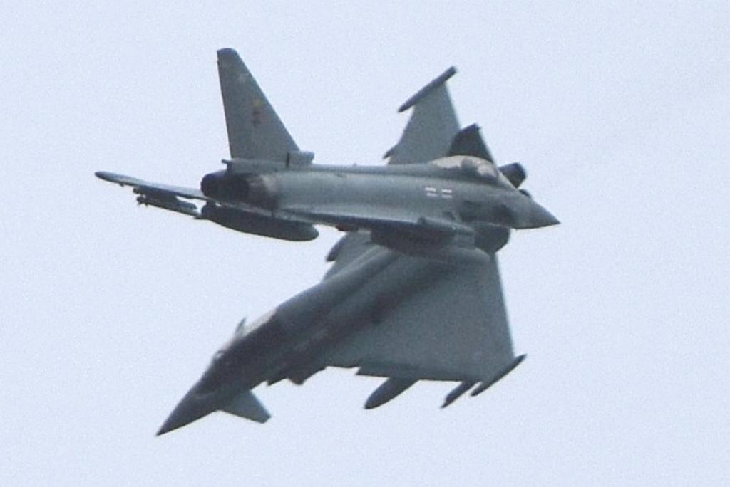 British fighter jets come scarily close to each other during training exercise