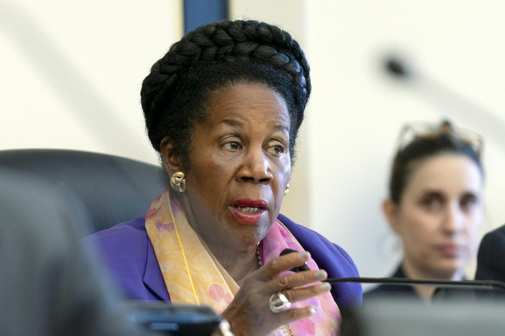 Hillary-endorsed candidate for Houston mayor Sheila Jackson Lee berates staff in profanity-laced tirade