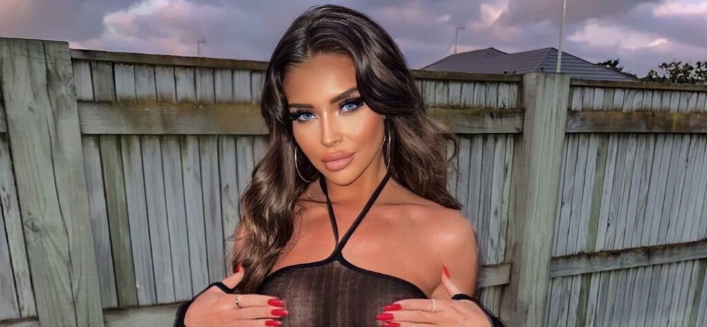 Larissa Trownson In Tiny Top Has ‘A Lot On Her Chest’