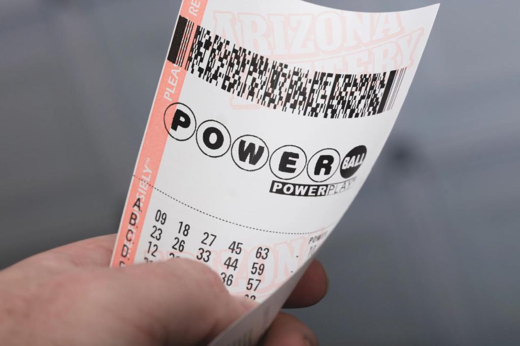 Powerball jackpot rises to $1.04 billion after another drawing without a big winner