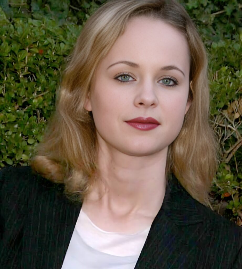 Thora Birch (Actress) Age, Wikipedia, Videos, Biography, Height, Weight, Net Worth and More