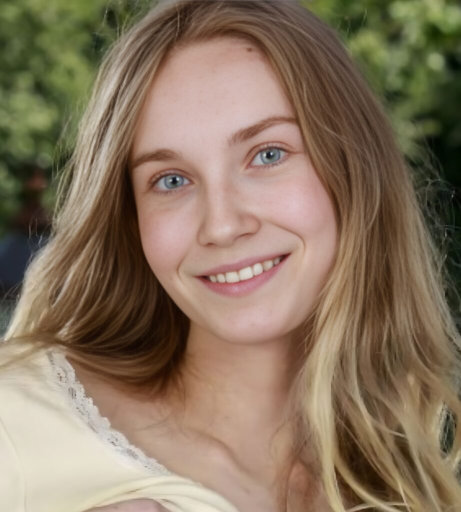 Claire Roos (Actress) Wiki, Biography, Family, Photos, Videos, Ethnicity, Boyfriend and More