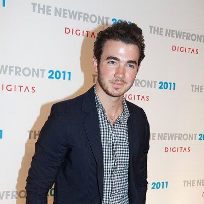 Kevin Jonas Age: How Old Is He?  Jonas Brothers Lead Guitarist Wiki And Family