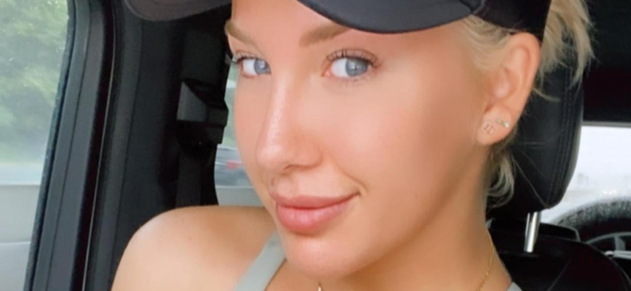 Savannah Chrisley In Plunging Bikini Is ‘half Goddess School Trang Dai 2046