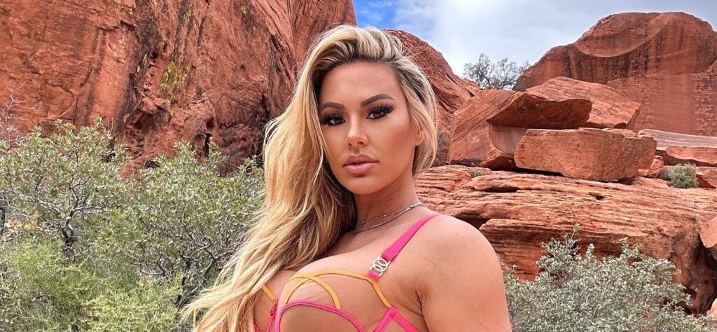 Army Veteran Kindly Myers In Plunging Swimsuit Is Looking Ahead To 2024