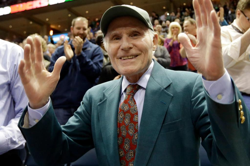 Herb Kohl, former Milwaukee Bucks owner and US Senator, dead at 88