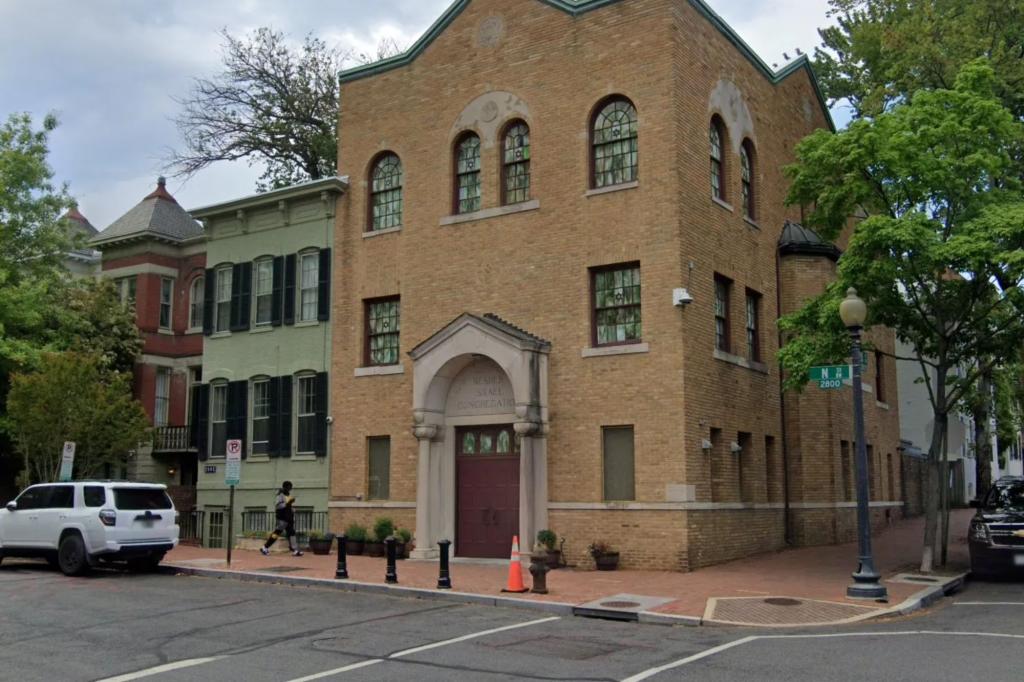 Man arrested after spraying unknown substance at victims, yelling ‘Gas the Jews’ in front of DC synagogue: report