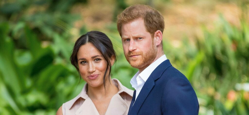 Royal Fans React To Harry & Meghan’s Christmas Card Not Featuring Their Kids