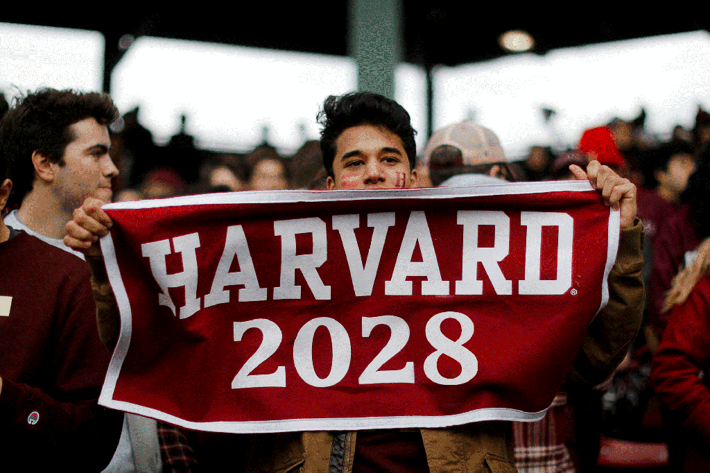 Students rejecting early Harvard acceptance as antisemitism stigma plagues Ivy League institution