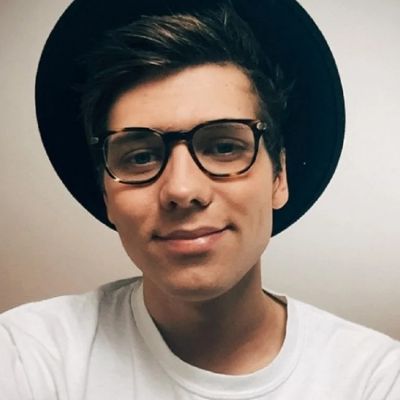 Will Darbyshire- Wiki, Age, Height, Net Worth, Wife, Ethnicity