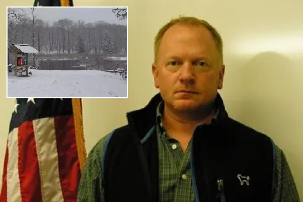 Maine town manager drowns after rescuing 4-year-old son when both break through ice
