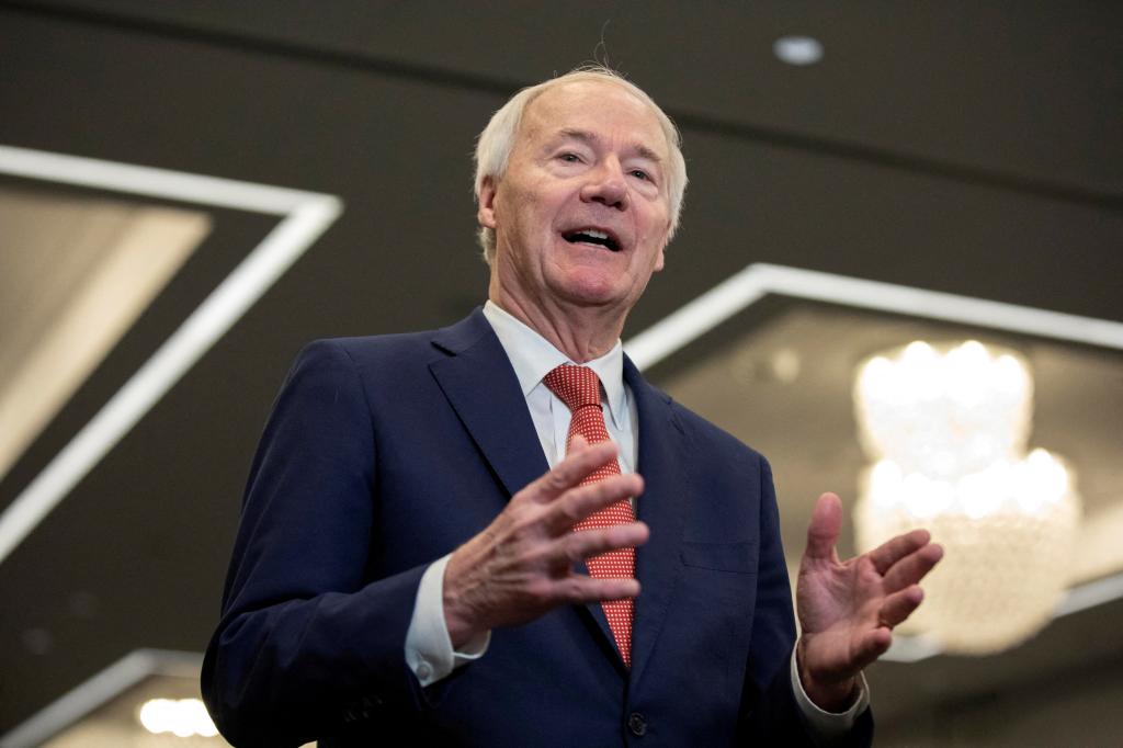 White House apologizes to Asa Hutchinson after DNC brutally mocks failed presidential bid