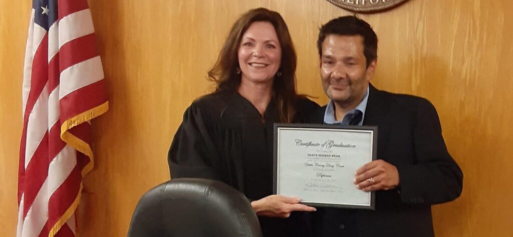 ‘Mighty Ducks’ Star Shaun Weiss Celebrates 4 Years Sober With 90s stars [PHOTOS]