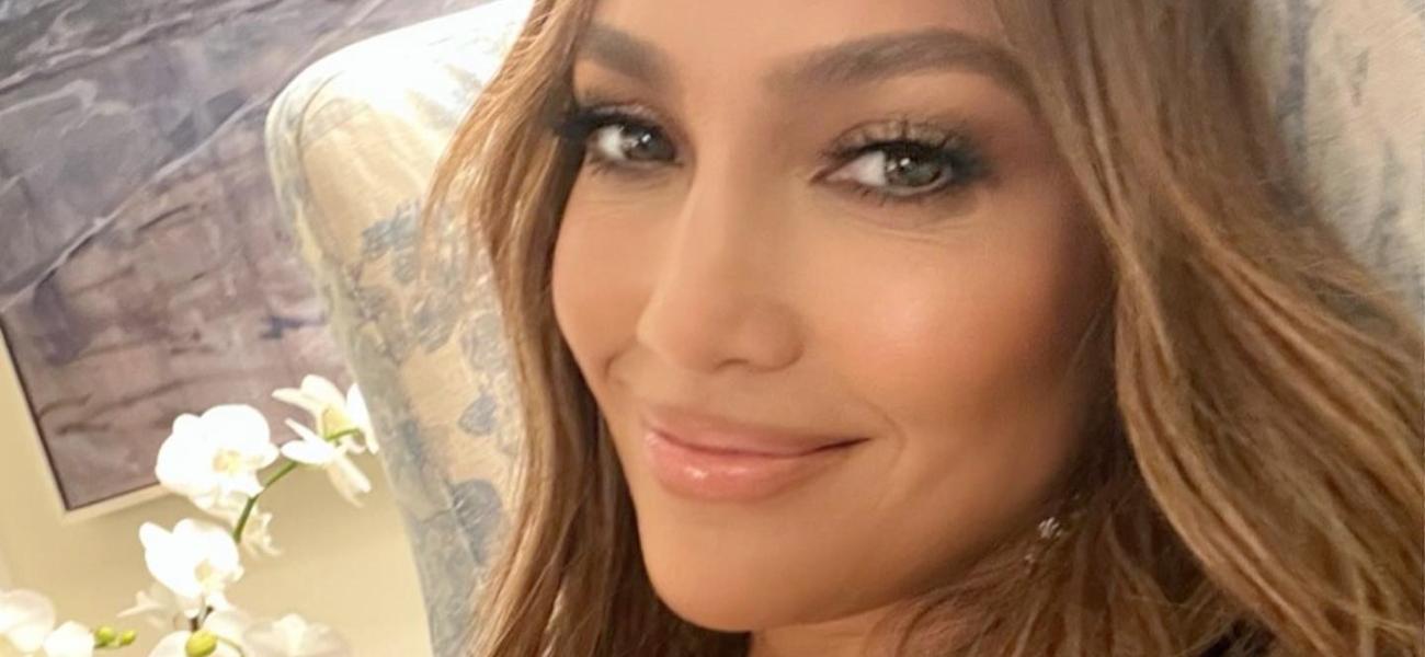 Jennifer Lopez ‘Starts Monday’ In Tight Swimsuit Showing Impressive ...