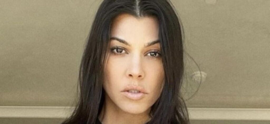 Kourtney Kardashian In Mexico Bikini Shows Off Her ‘Very Nice Body’