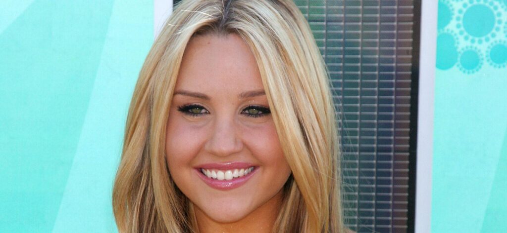 Amanda Bynes Proves She's Hands-On In Cosmetology School