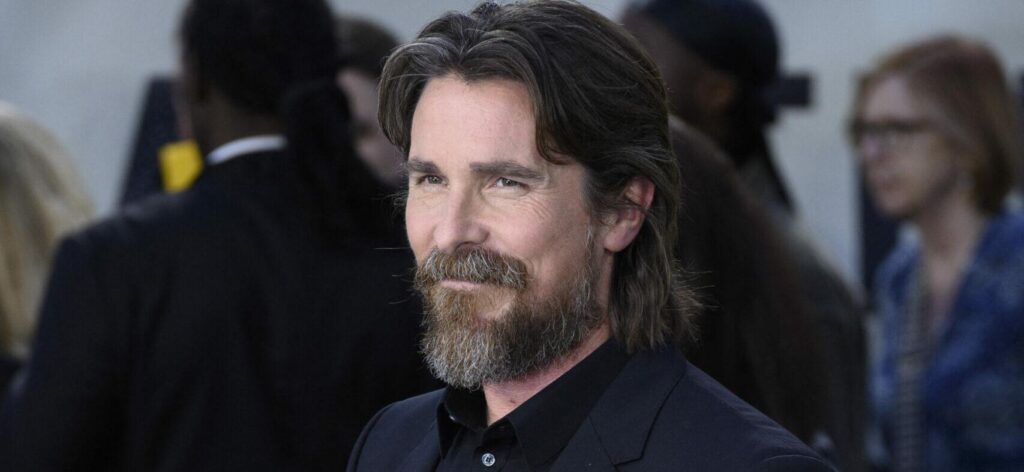 Christian Bale Fan Boys About Leo DiCaprio: 'Phenomenal'