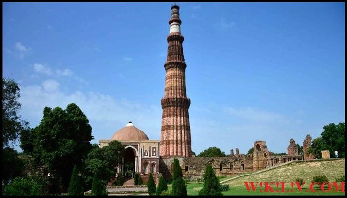 essay on qutub minar