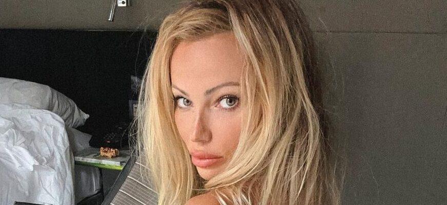 Instagram Model Abby Dowse Flaunts Her Toned Body In Sheer Lingerie