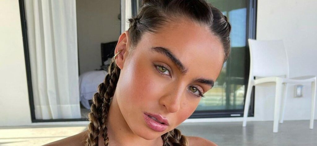 Sommer Ray In Her Tiny Brown Bikini Drops Jaws With Wet Rear View