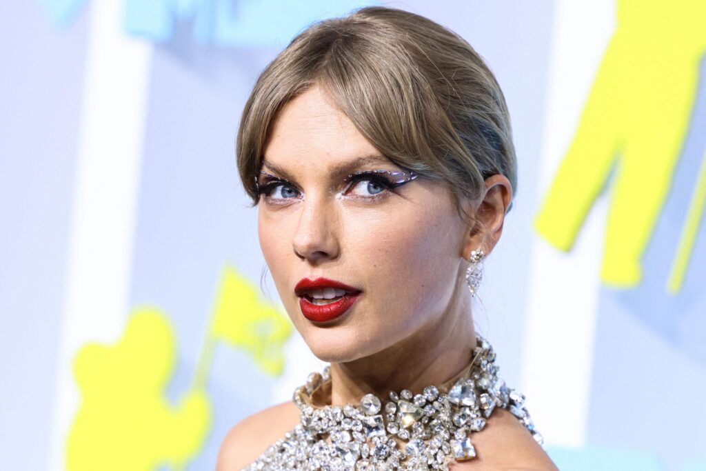 Taylor Swift Reveals Schedule For 'Midnights' Release Week!