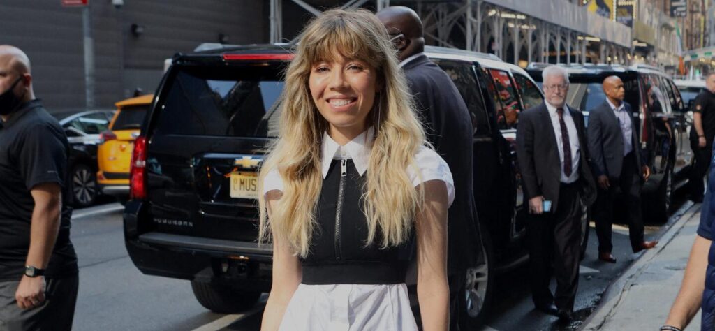 Jennette McCurdy Reads Shocking Email From Abusive Mom!