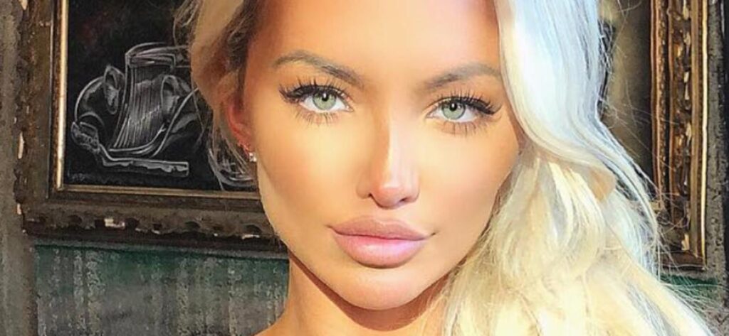 Lindsey Pelas In Plunging Top Asks 'Who Likes Mugs?'