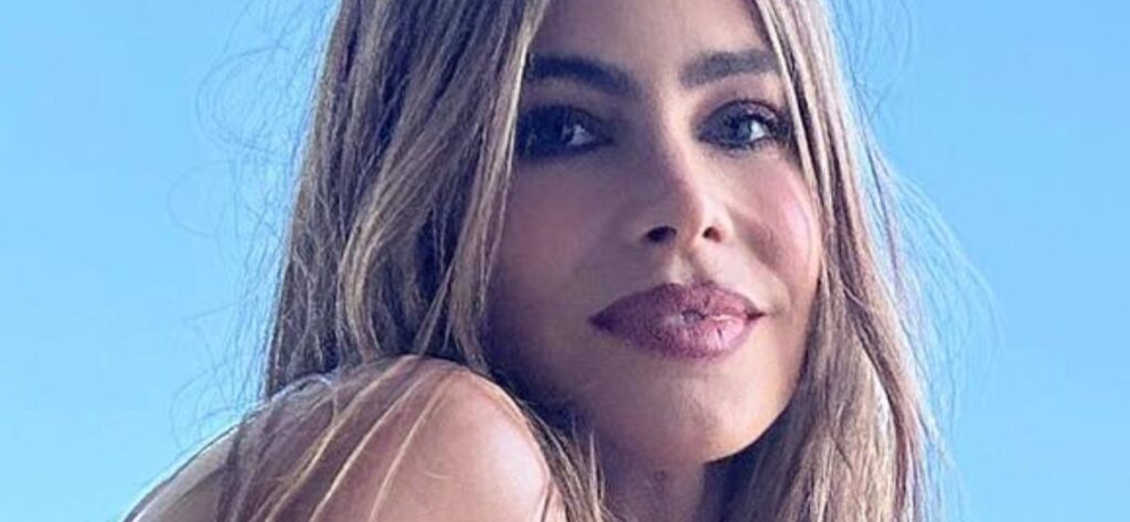 Sofia Vergara In Stringy Bikini Is 'Hotter Older Than Younger'