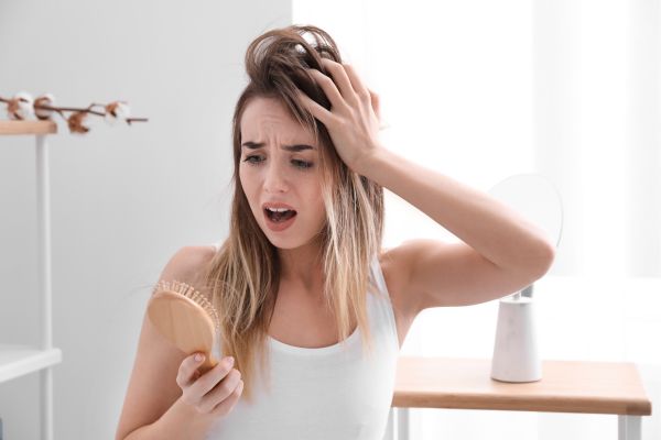 10 loại dầu gội ngăn rụng tóc cho nữ hiệu quả