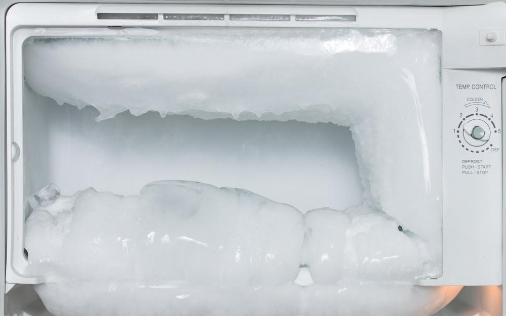 Bộ phận xả đá tủ lạnh có tác dụng làm tan chảy băng tuyết hình thành và bám trên dàn lạnh