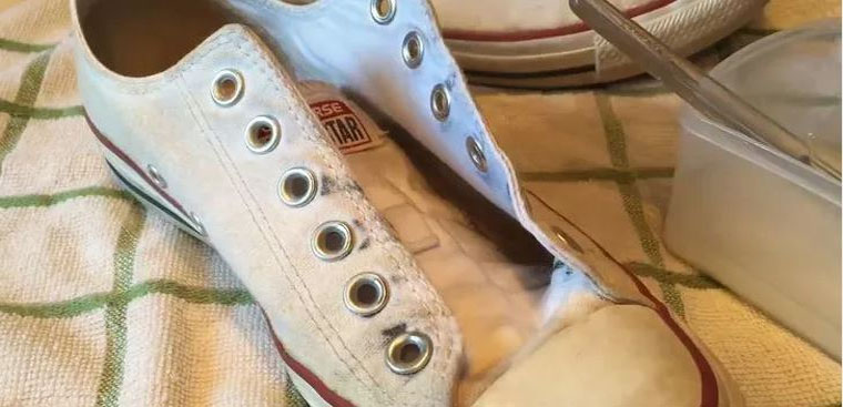 Cách giặt giày Converse trắng sạch như mới chỉ 5 bước