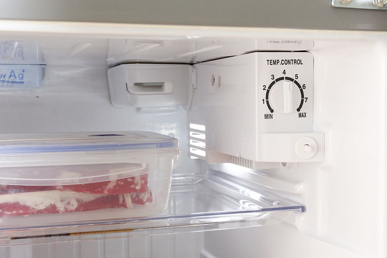 Các nút điều chỉnh nhiệt độ của tủ lạnh