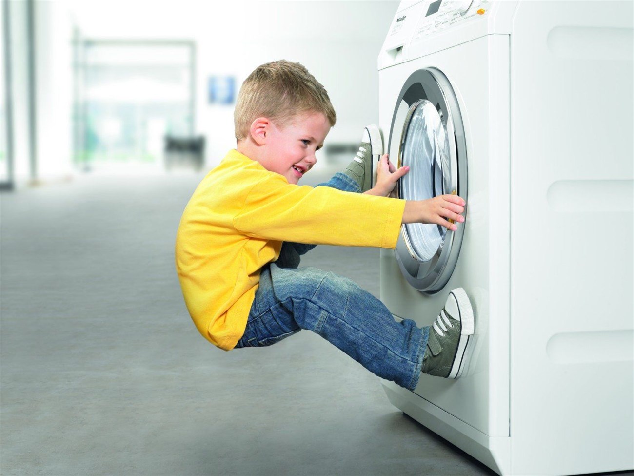 Máy giặt Samsung hoạt động với chức năng Khóa trẻ em