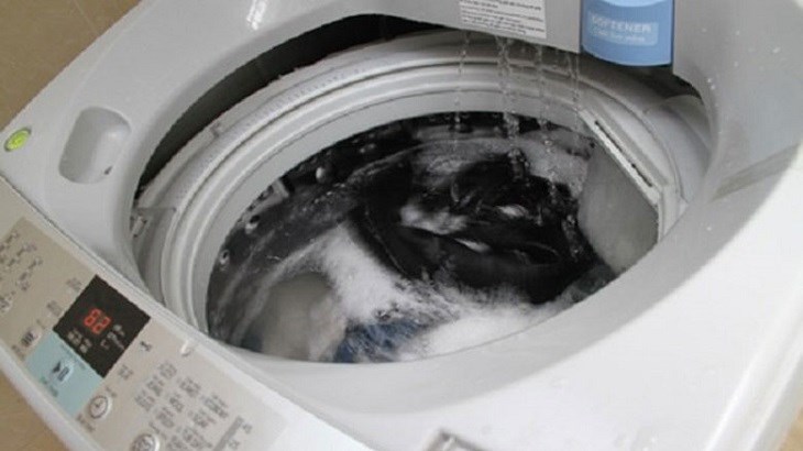 dấu hiệu máy giặt không xả được nước