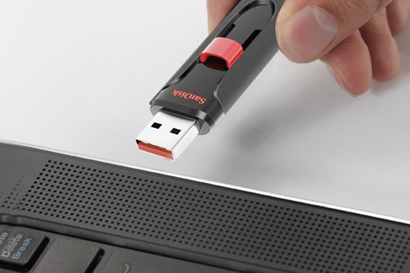 Nên mua USB hay ổ cứng gắn ngoài là phù hợp với máy tính?