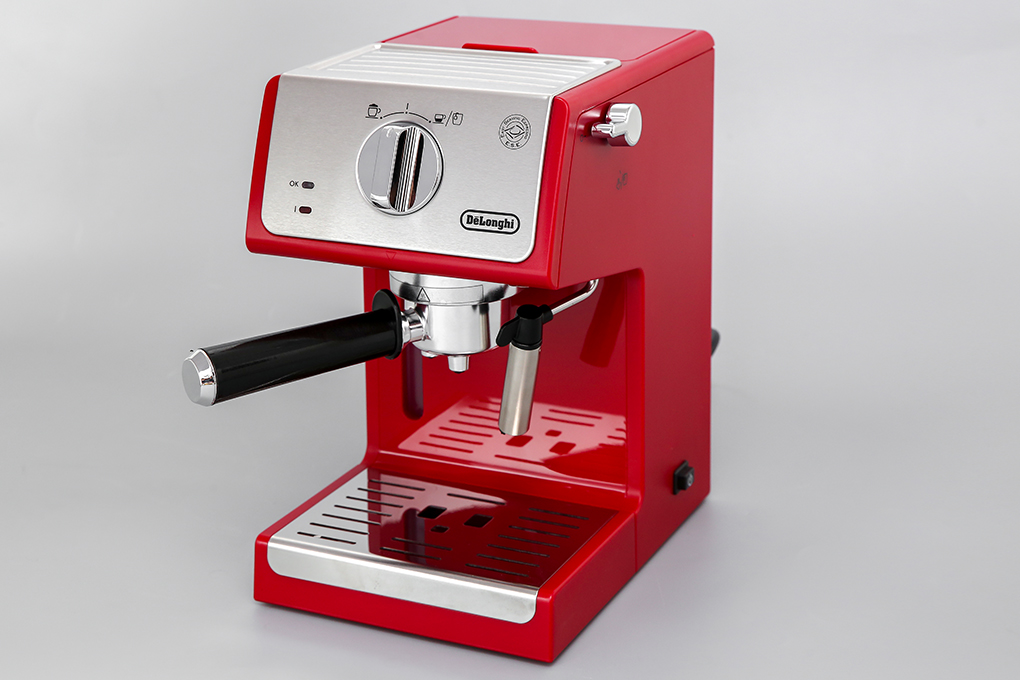Máy pha cà phê tự động được trang bị đầy đủ mọi tính năng như xay, nén, ép hạt
