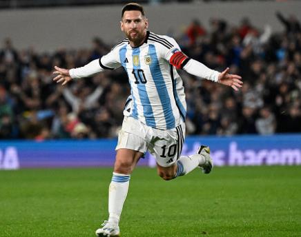 Thi đấu ấn tượng, Messi sắp đi vào lịch sử đội tuyển Argentina!